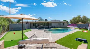 Pickleball Sparkling Pool Mini Putt and Sleeps14 - Image 4