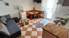 Manora Sucuraj one bedroom apartment - Image 2