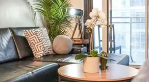 The Snug 1plus1 Suite with Free Parking - Image 3