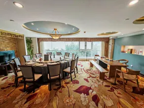 Chongqing Carlton Hotel - Image 5