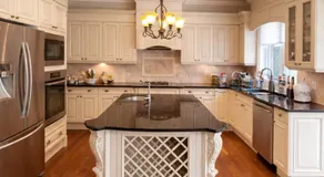 Elegant Guesthouse near Sheppard Subway with Private Ensuite Rooms - Image 2