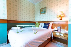 Urbanview Hotel P Residence Asemka - Image 3