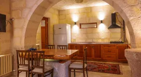 Canyon Cave Hotel - Image 5