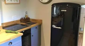 Cute studio cottage. Wood burner. Amazing views - Image 5