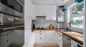 Canal View House - 2BR with Garden & Parking - Image 3
