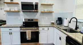 Spacious 3BR Near Boston Free Parking - Image 4