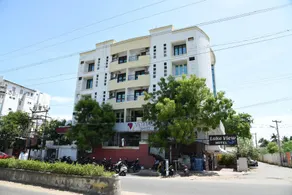 Lake View Hotel - Image 4