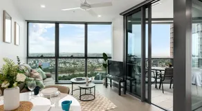 QW Riverside Luxe Apartments by Independent Host - Image 4