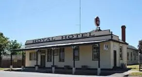 Royal Hotel Snake Valley - Image 5