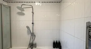 Modern 3 BR Bham HS2 Netflix Free Parking WIFI - Image 4