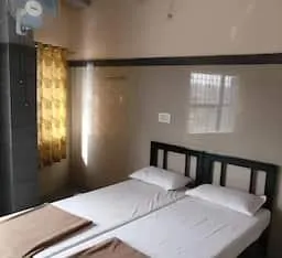 Surabhi Paradise Boarding &Lodging - Image 4