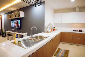 AirHomes-GoldCrest luxury apartments-Free parking - Image 3