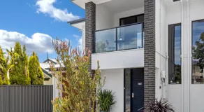 Entire 2 storey home in Tranmere - Image 5