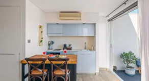 XQ Collection La Casa De Frida - Modern Studio with Balcony - Image 3