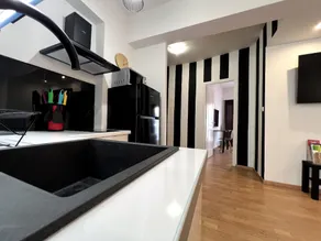 IQ Residences - Athens Way Apartments - Image 4