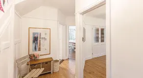 Host & Stay - Combpyne - Image 3