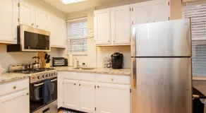 Charming Bi-Level Townhouse near Harvard & MIT - Image 5