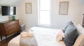Downtown & Campus Wifi W D Netflix 2Br 1Ba - Image 4