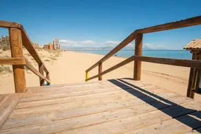 Infinity View luxury beachfront apartment - Image 4