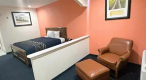 Pecan Valley Inn & Suites - Image 5