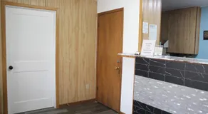 Colonial Inn - Image 3