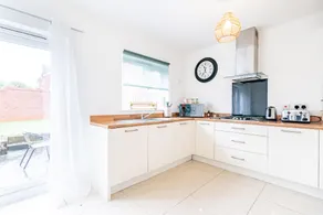 Convenient & cosy 3 bed house - Image 4