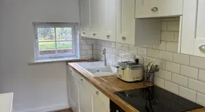 Picturesque Riverside luxury cottage in Yarm - Image 3
