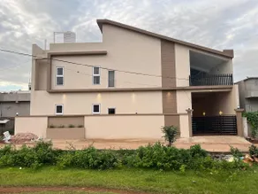 Modern villa 4BR, Lawn & Mini Pool in Belagavi - Image 2