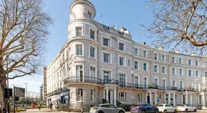 Luxury 2 Bedroom Flat In Royal Crescent - Image 2