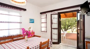 Dolphin Apartments - Image 2