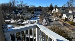 Grand 2BR near MetroNorth with easy parking - Image 3