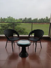 BURGUNDY BREEZE - The Studio With A View - Image 4