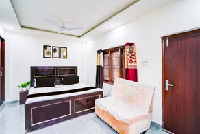Townhouse Emerald Mall Lucknow - Image 3