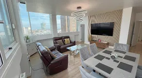 City Centre - Sleeps 4 & Free Parking - Image 3