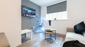 1 Bedroom Luxury Serviced Apartment - Image 2