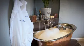 The Crown Hotel - Image 4