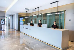 Atour Hotel Nanjing Station North Square - Image 3