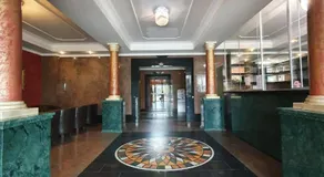 R&B Hotel - Image 2