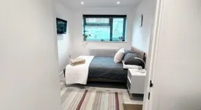 En-Suite Retreat in Bowerhill - Image 2