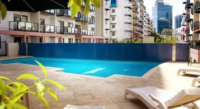 City & lakeside with free secure allocated parking, pool, gym & tennis court, only 15 mins walk into the City - Image 2