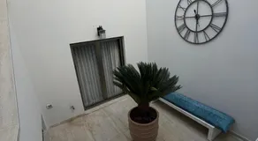 Luxury Guesthouse with Private Pool - Image 3