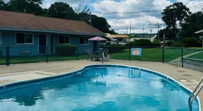 Captain's Lodge Motel - Image 3