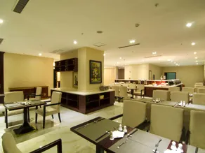 Wuhan Zall Royal Hotel- North Hankou International Hotel - Image 3