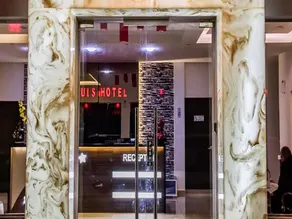 Louis Hotel - Image 3