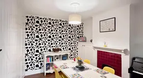 Charming 2 Bed Terrace in Central Caversham - Image 3