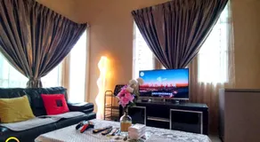 Family Retreat w Kid Pool, BBQ Games Sleeps 10pax Melaka - Image 2