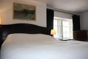 Manor Farm Bed & Breakfast - Image 2