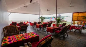 Om Sai Beach Resort - Image 3
