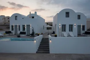 Luxury Suite with Sunrise and Sea View - Image 2