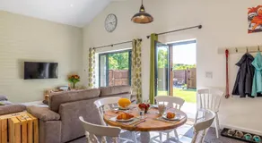 3 Bed in Penzance oc-76685 - Image 3